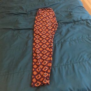 Lularoe leggings.